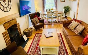 Gorwel, Spacious 3 Bedroom Cottage Near The Beach